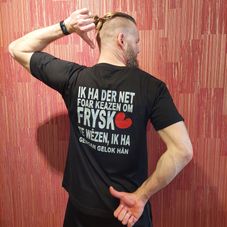 t'shirt, ik ha der net foar....